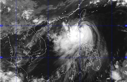 Biển động mạnh do ảnh hưởng của bão  Fung - Wong